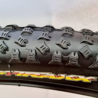 Opona 27.5x2.10  M-Traxx