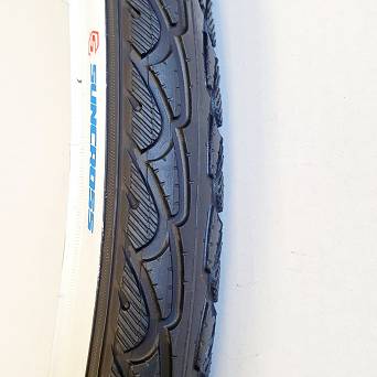 Opona 700X38C P1134 biały bok WANDA